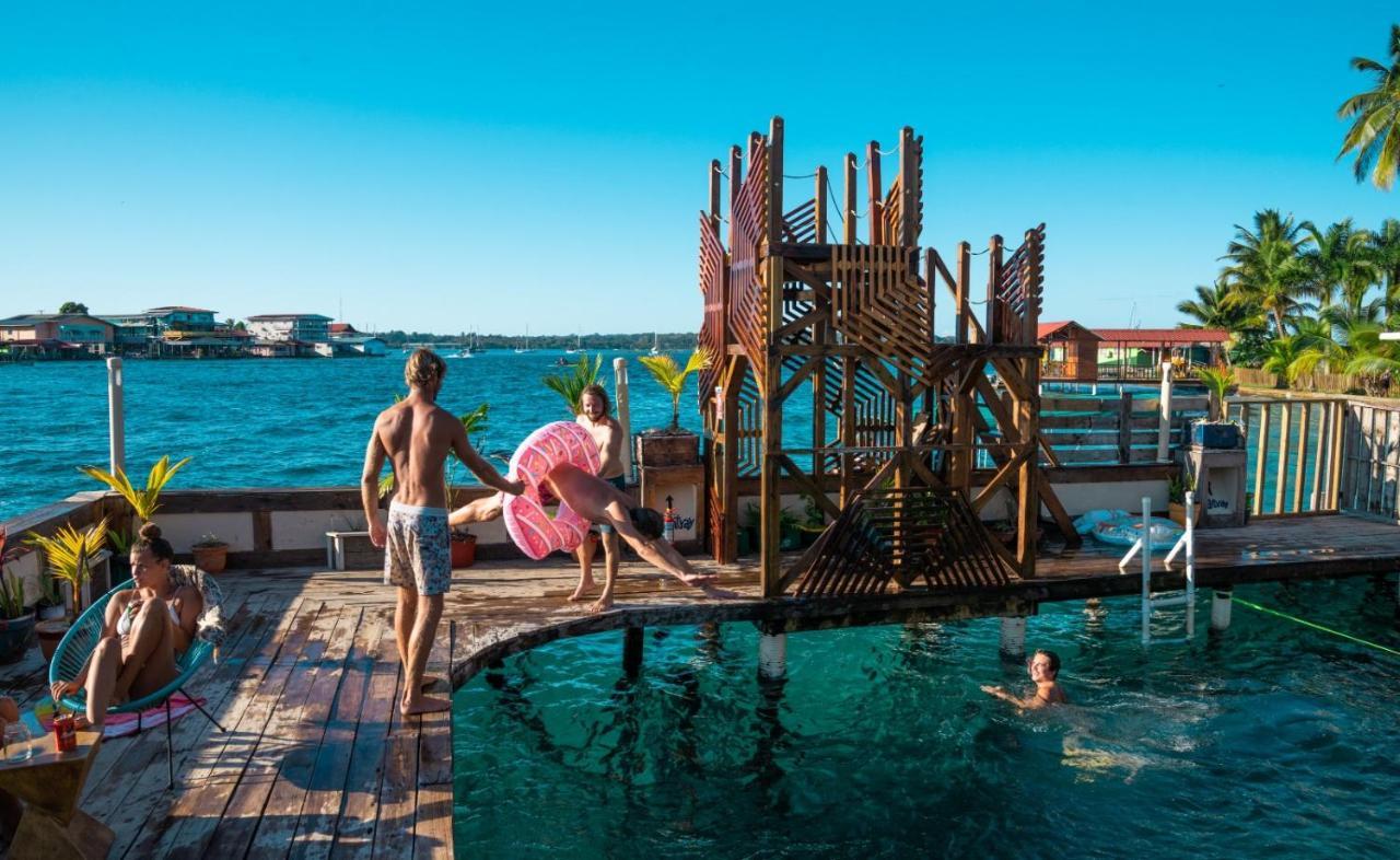 ボカス・タウン Aqua Loungeホステル エクステリア 写真